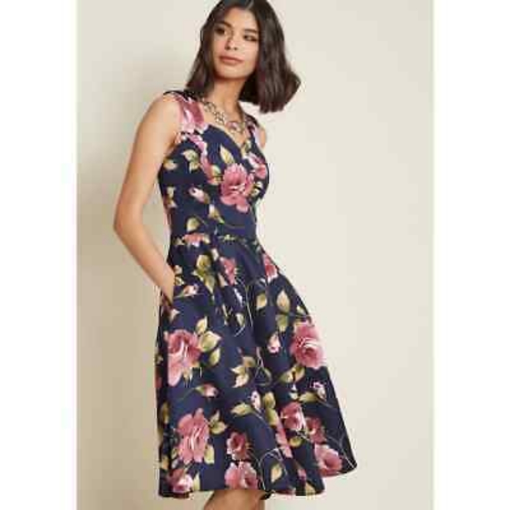 Modcloth Ixia Navy Rose Floral Swing Dress, size Small, NWT
